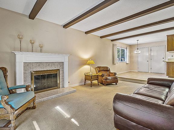 4th image of 56 Glenville Cir