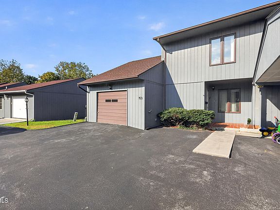 2nd image of 153 Woodcrest Ln #153
