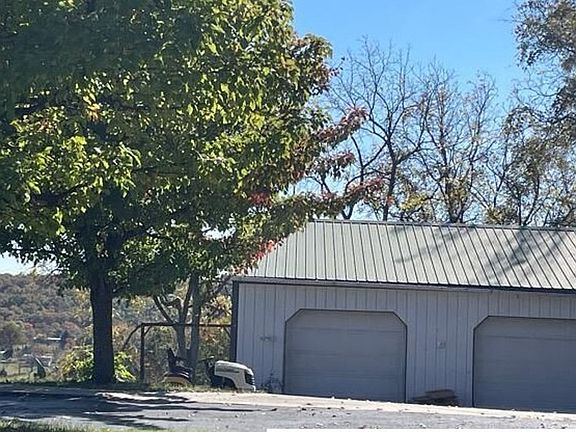 4th image of 694 Old Jersey Mountain Rd
