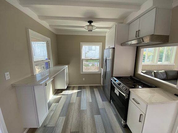 4th image of 3944 Santa Cruz Ave