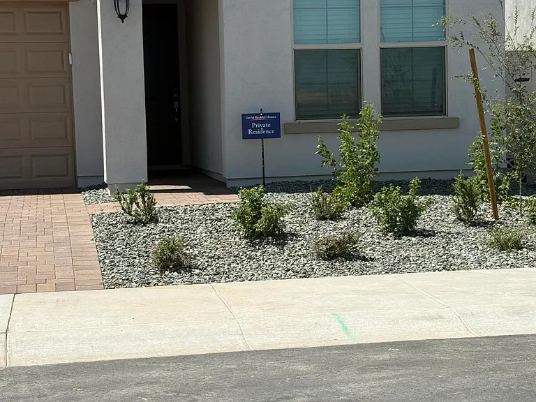 2933 E Mission Ln — Photo 11
