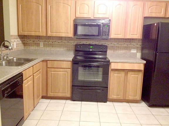 2nd image of 170 Lakeside Cir