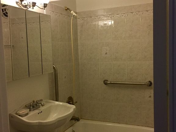 5th image of 14441 28th Ave #2FLOOR