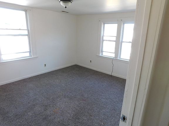 3rd image of 1104 Minnie St APT 5