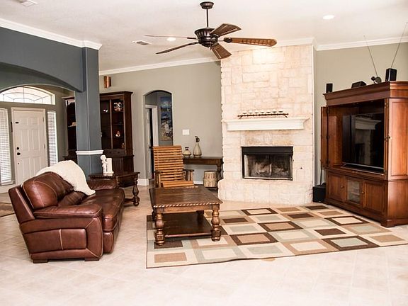 4th image of 1017 Creek Hollow Ln