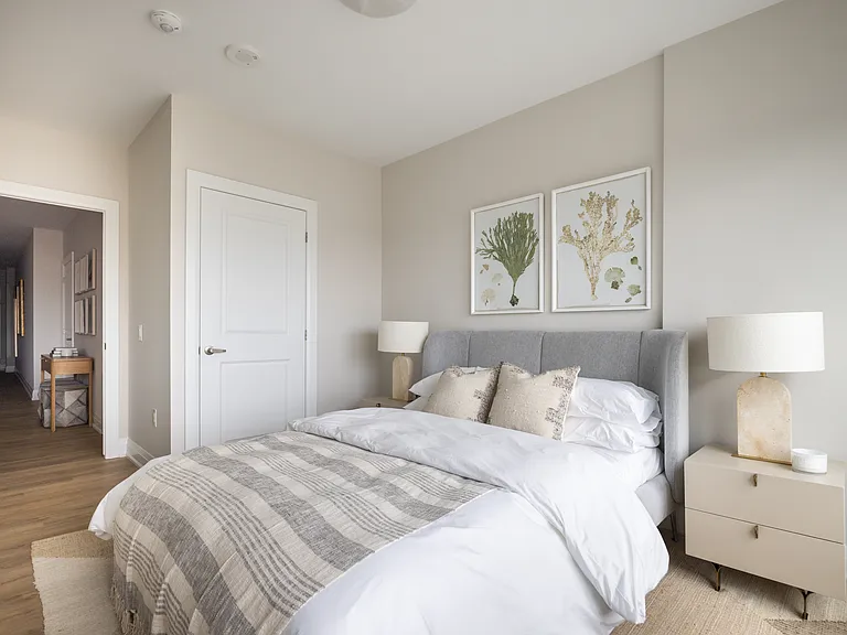 4286 King St E — Photo 27