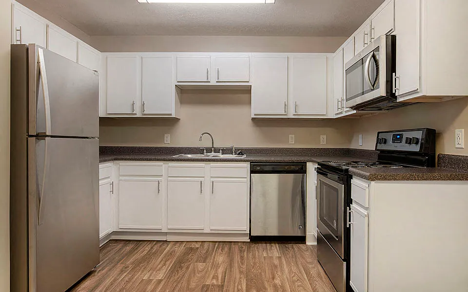 Ridgeland Place Apartment Homes — Photo 3