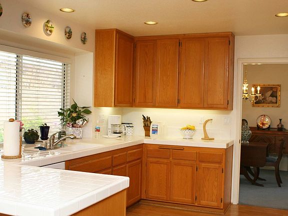 Large Kitchen with newer appliances and lots of cabinet space