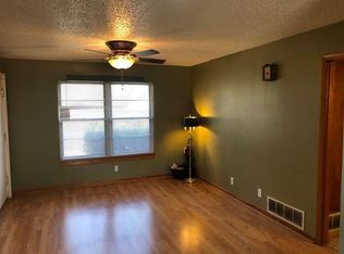 1007 Commerce St W, Honey Grove, TX 75446