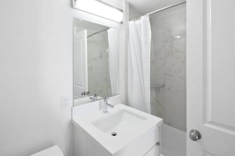 1000 Chestnut Street Apartments — Photo 30