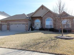 516 Forest Park Dr, Foristell, MO 63348