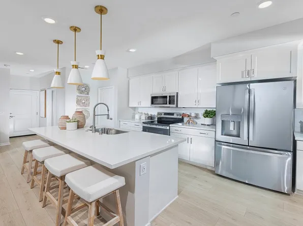 33220 Opal Glass Dr, French Valley, CA 92596