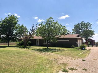 1006 New Hope Rd, Stamford, TX 79553