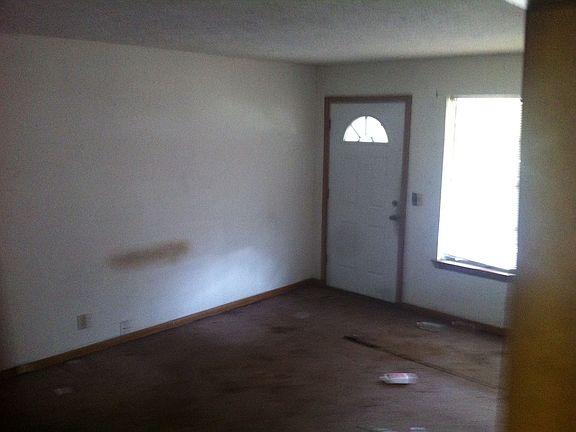 3rd image of 5013 S Broadway Pl