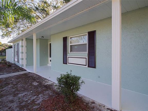 4th image of 1300 Highland Cir