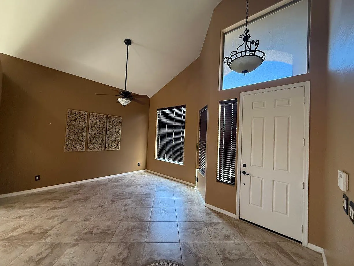 4 bed, 2.5 bath, 2793 sqft, $3,199 — Photo 2
