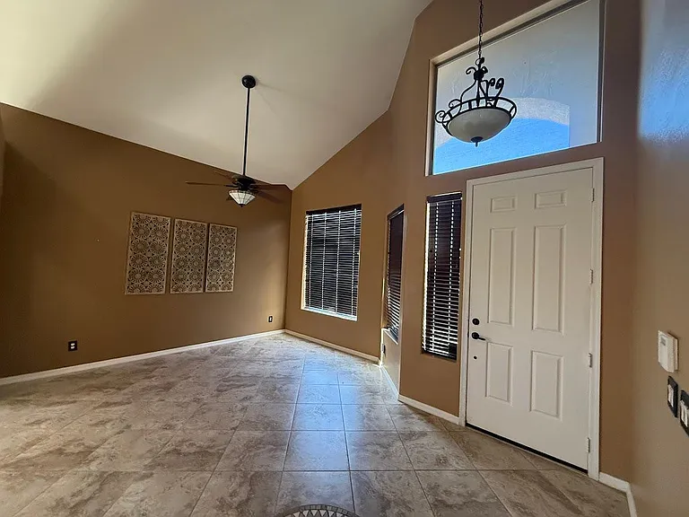6602 W Molly Ln — Photo 2