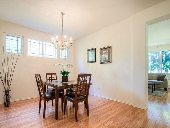 4th image of 22572 SE 12th Pl