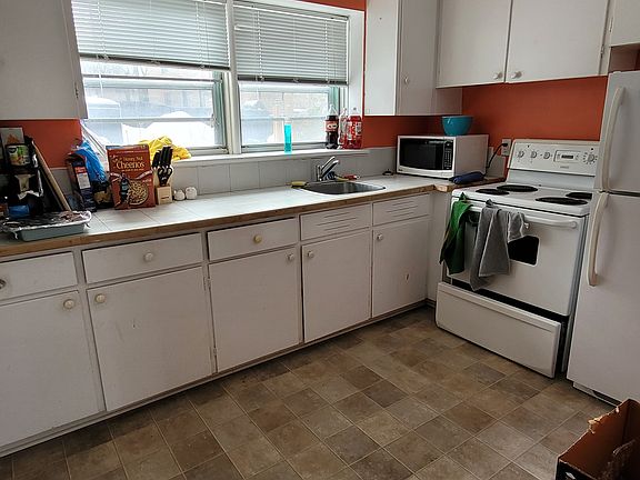 4th image of 500 Clarence St E #1