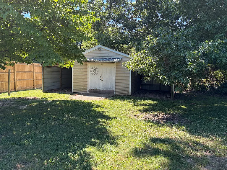 1108 Patty Dr — Photo 12