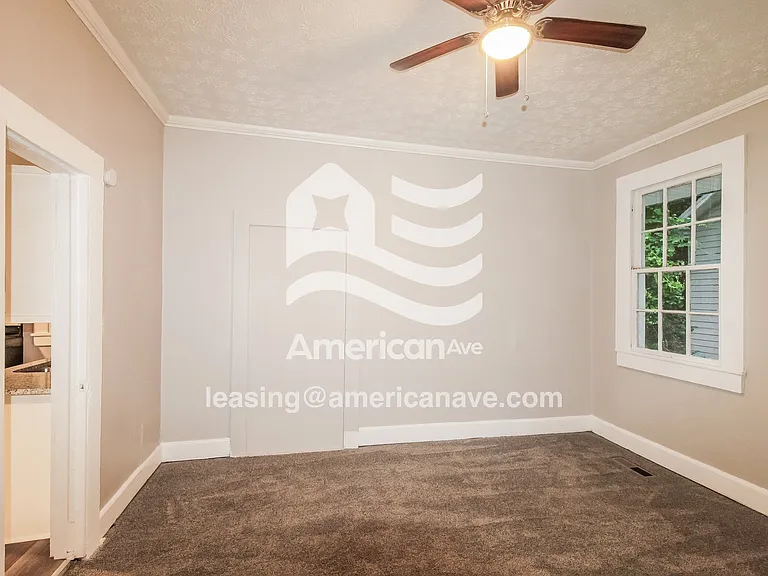 1545144_005_dining_room_13764452.jpg
