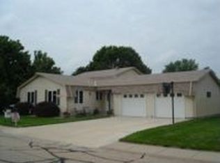 2424 Stagecoach Rd, Grand Island, NE 68801
