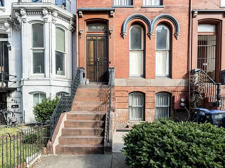 909 M St NW #B — Photo 15