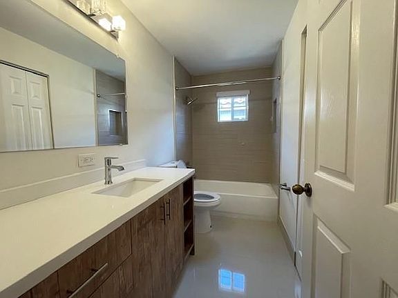 3rd image of 1156 Chinaberry Dr