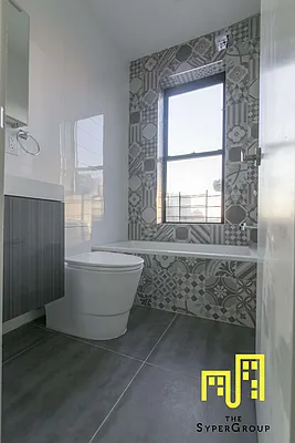 Rented by The Syper Group | media 36