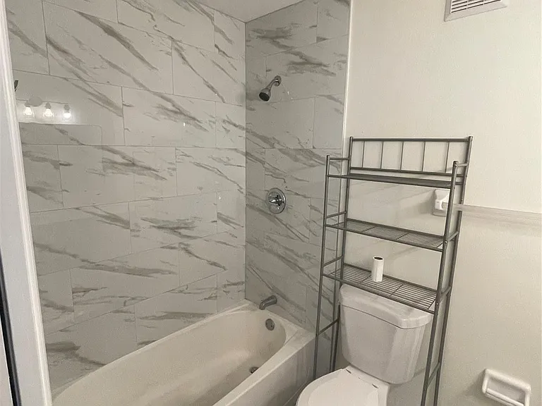 9844 NW 56th Pl — Photo 7