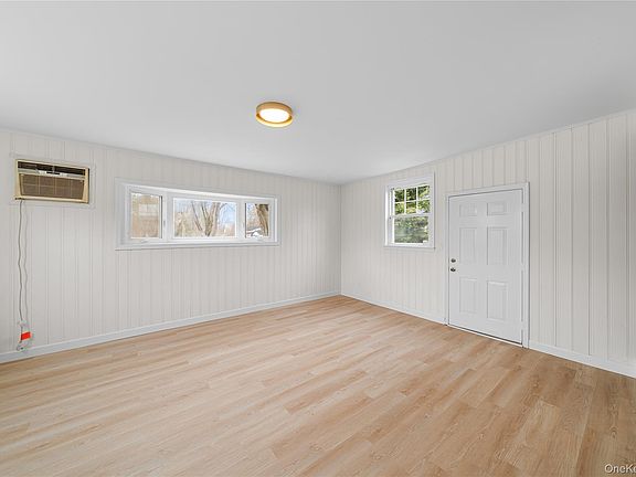 5th image of 1656 N Gardiner Drive