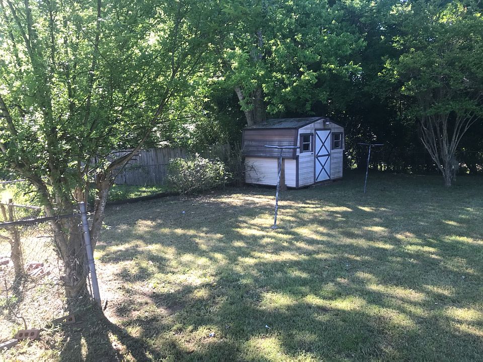2nd image of 1037 Oakbrook Dr