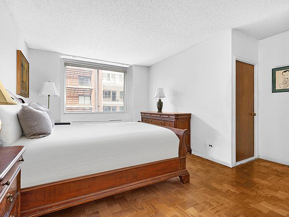3rd image of 515 E 79th St APT 7C
