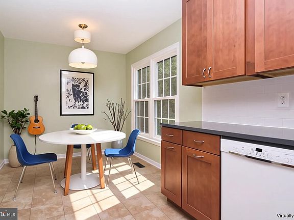 5th image of 3816 Usher Ct