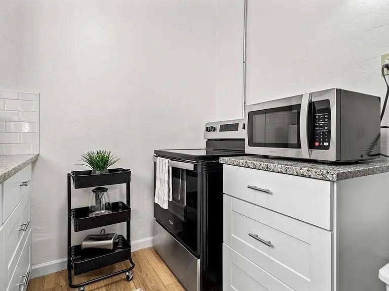 1627 N Bryant Ave #D — Photo 14