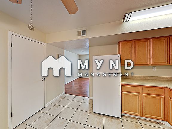 5th image of 1328 D St APT 3