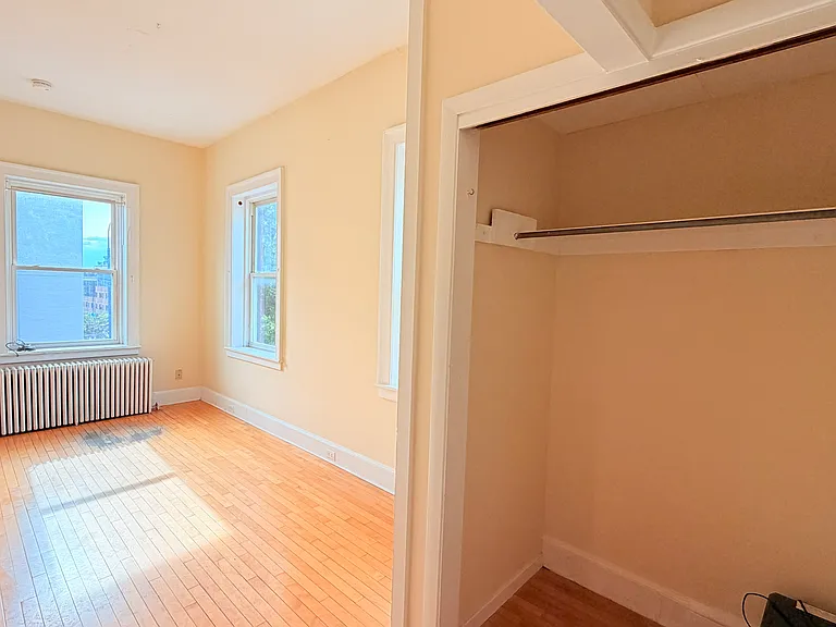 111 College St #4C — Photo 9