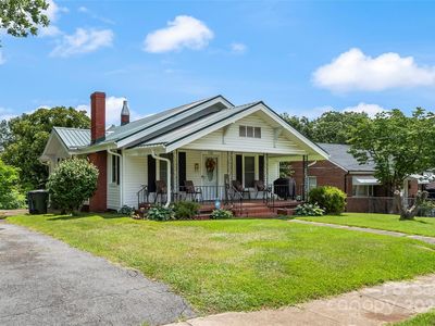 713 3rd St SE, Hickory, NC, 28602