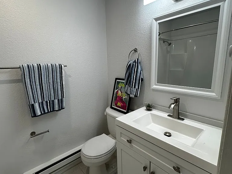 Park Plaza Apartments — Photo 28