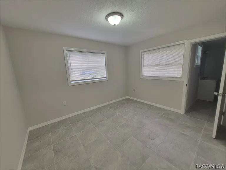 15 N Washington St — Photo 15
