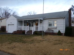 452 N Clinton Ave, Lindenhurst, NY 11757