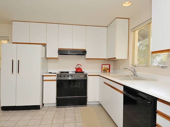 5th image of 3513 N Chambers Ct