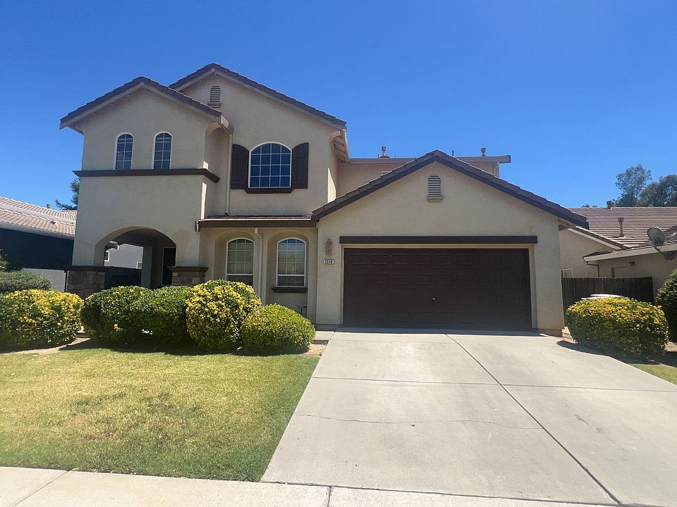 1st image of 3548 Santa Maria Ave