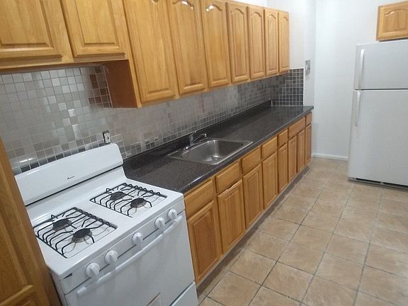 2nd image of 118 W 137th St APT 2B