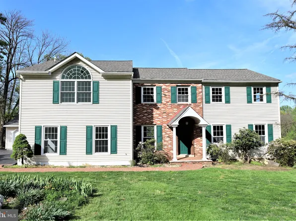 2 Trevor Ln, Malvern, PA 19355