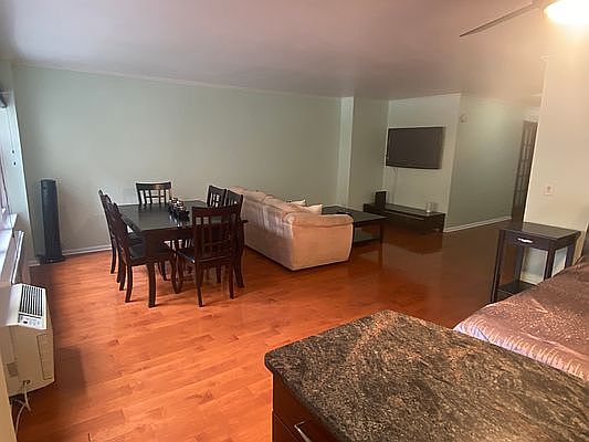 5th image of 155 E 38th St APT 7A