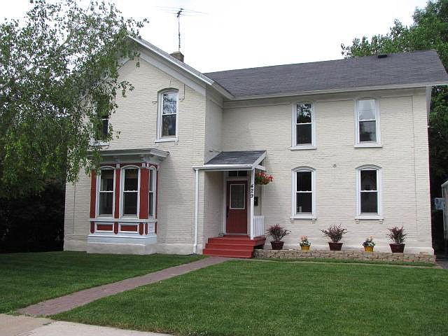 1st image of 429 N 4th Ave