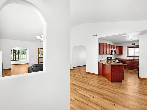 4th image of 2853 35th St S