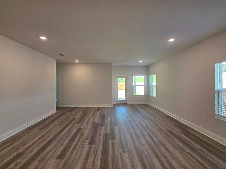 8057 Fir Tree Dr — Photo 5