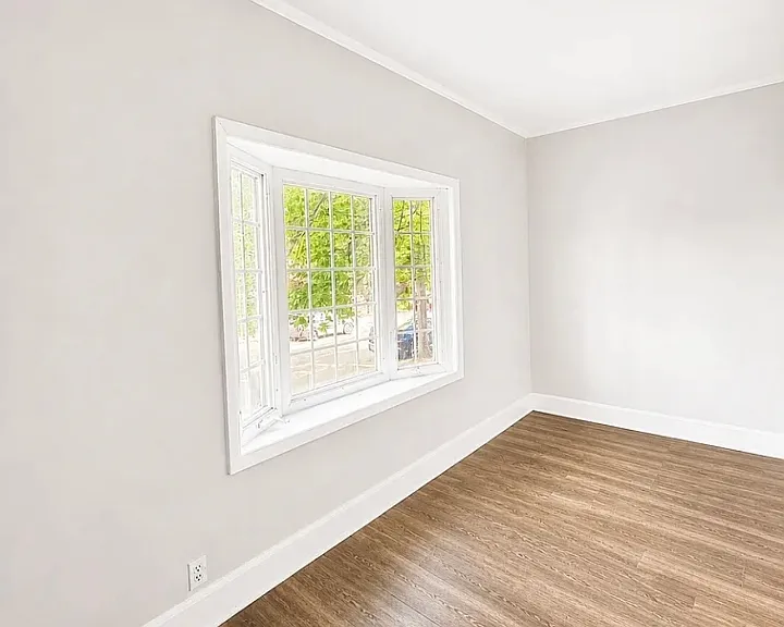 381 Leslie St #1L — Photo 2